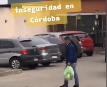 Denuncia de robo en vivo: filmó a un ladrón robando una rueda de auxilio