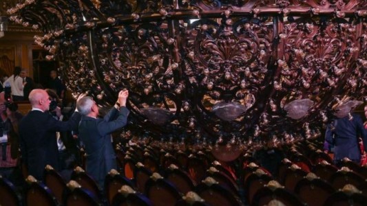 Rodríguez Larreta recibió a los alcaldes en el Teatro Colón para el recambio de las lámparas LED de la mítica araña