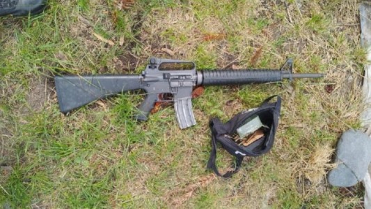 Entradera, persecución y detención: policías se enfrentaron a delincuentes que tenían armas de guerra