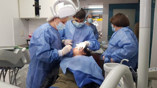 Alta demanda de pacientes en la facultad de Odontología