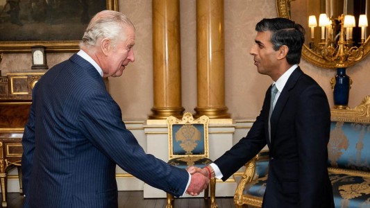 Rishi Sunak fue nombrado primer ministro británico por el rey Carlos III