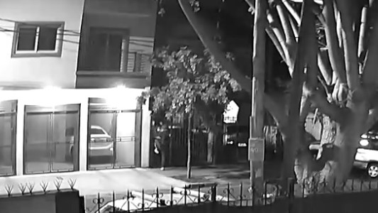 Quedó grabado el robo de un "hombre araña" en Morón