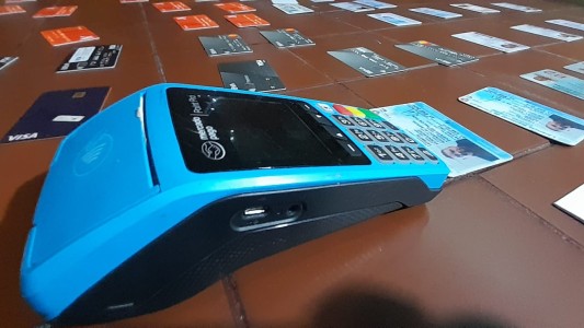 Estafas con tarjetas de crédito, detuvieron a 17 personas