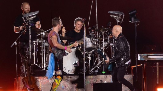 Zeta Bosio y Charly Alberti tocaron con Coldplay e hicieron vibrar el Monumental