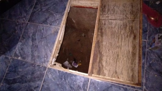 Su expareja la había encerrado en un pozo en la vivienda: logró escapar