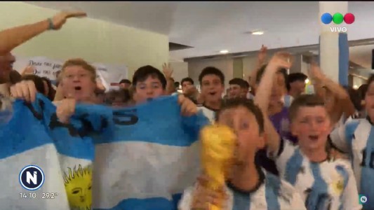 Una escuela de Córdoba se viste de celeste y blanco por el mundial