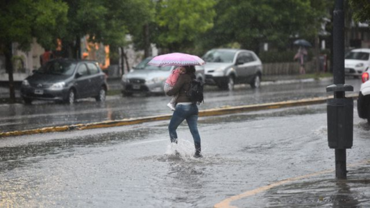 Continúa el alerta en Córdoba por tormentas, vientos y granizo
