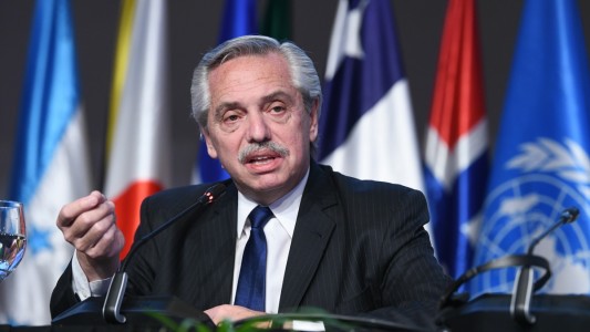 Ya recuperado, el Presidente retoma su actividad en Bali