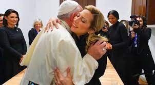 Fabiola Yañez visitó al Papa