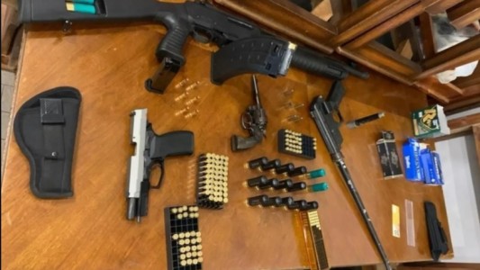 Una estadounidense conoció a un hombre de La Plata por internet, viajó a visitarlo y él intentó balearla