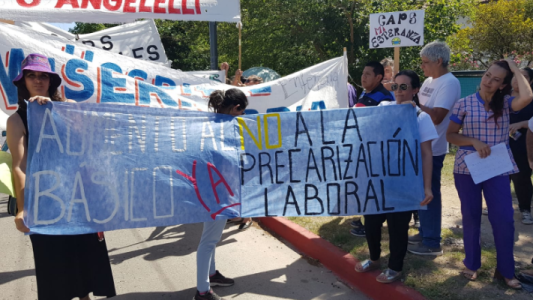 Médicos residentes piden aumento salarial y descanso reglamentario