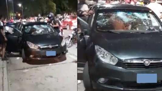 Parque Sarmiento: Feroz golpiza de motoqueros a un auto