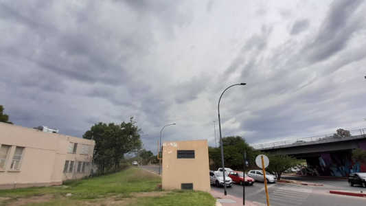 Viento sur, inestable, probables lluvias, máxima 26°