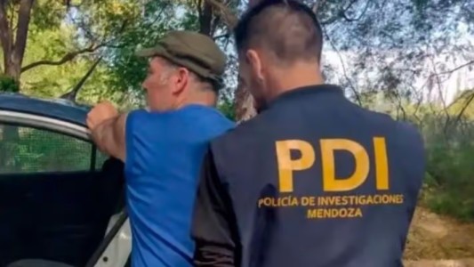 Detenido tras la muerte de sus perros a los que dejó encerrados en el auto para ir a ver el partido de la Selección