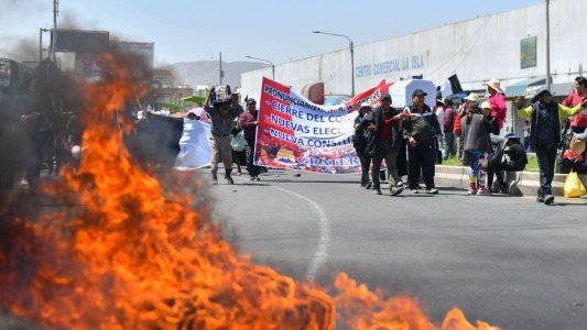 Bloqueo de rutas en Perú a pesar de la ampliación del estado de emergencia