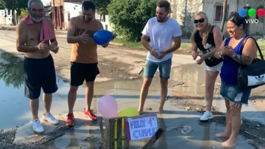 Berisso: un bache cumplió 4 años y le cantaron el "feliz cumpleaños"