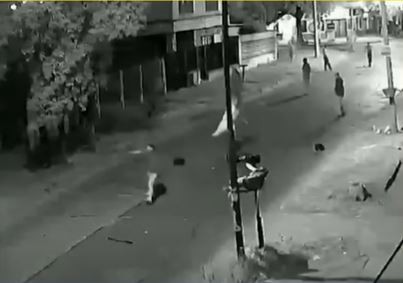Video: Feroz enfrentamiento entre bandas en Merlo