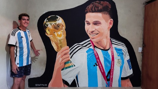 Pintó un mural de Montiel en su dormitorio: "Se lo dedico a los jóvenes que se esfuerzan"