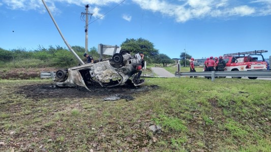 Persecución, vuelco y fuego en La Calera