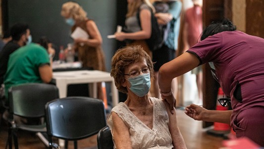 Llegan 74.800 dosis vacunas bivariantes a Córdoba