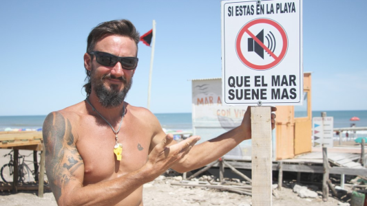Ruidos molestos: En una playa de Claromecó ofrecen una zona libre de parlantes