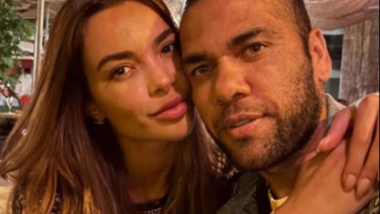 La esposa de Dani Alves le habría pedido el divorcio