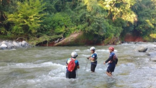 Selfie fatal en Tucumán: se quiso sacar una foto, cayó al río y la encontraron muerta