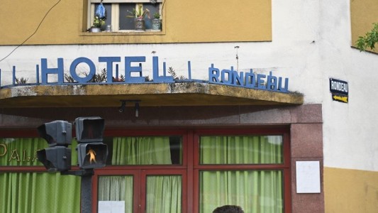 Constitución: hallaron los cadáveres de un padre y su hijo en la habitación de un hotel