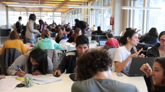 La Universidad de Buenos Aires abre la inscripción 2023 al CBC y a UBA XXI