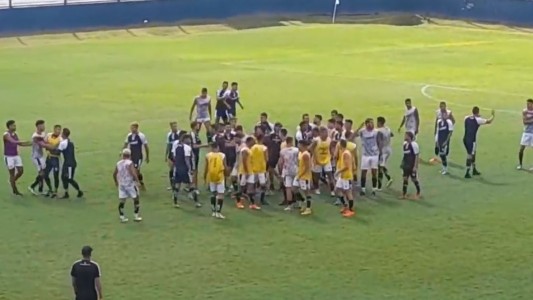 Un amistoso entre Quilmes y Chacarita terminó en una batalla campal