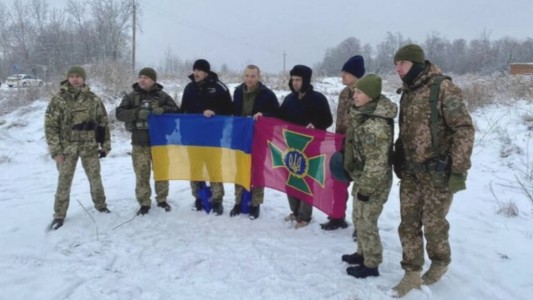 Ucrania y Rusia intercambiaron prisioneros: también fueron devueltos los cuerpos de dos voluntarios británicos