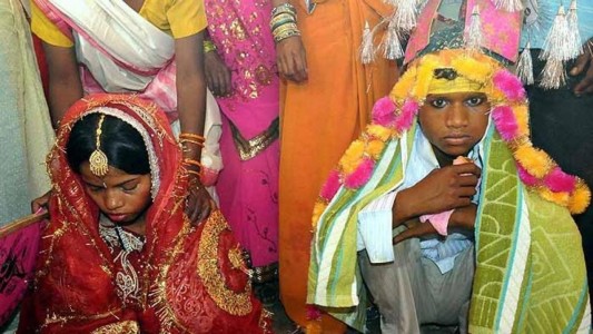 Más de 2.000 personas fueron arrestadas en India por matrimonios ilegales de niños y niñas