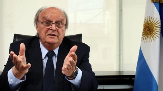 El Gobierno admite que la inflación de enero será "más alta" a la esperada: "La gente compra con precios que no debería convalidar"