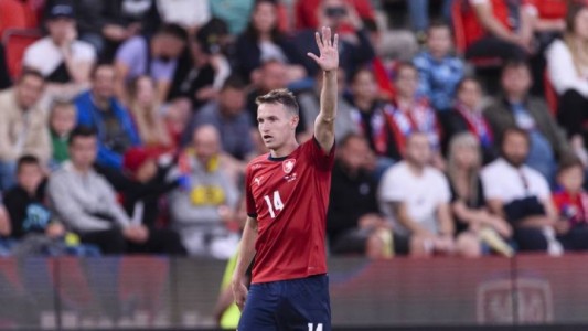 "No quiero esconderme más": emotivo video de un futbolista checo para anunciar que es homosexual