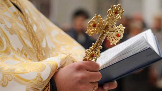 Sacerdotes portugueses abusaron sexualmente de más de 4800 menores