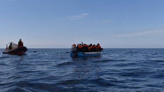 Al menos 73 migrantes habrían muerto tras naufragar frente a las costas de Libia