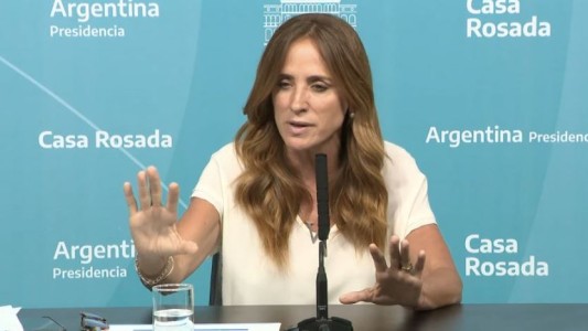 Tolosa Paz confirmó la baja de 100 mil planes sociales y cuestionó a los piqueteros que acamparán en el centro