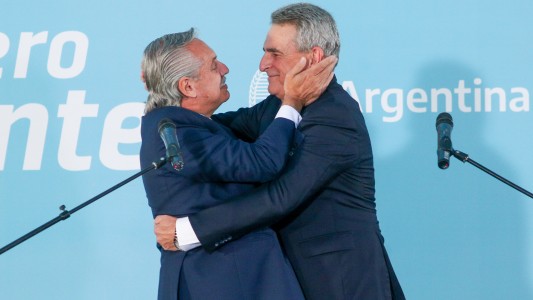 Alberto Fernández le tomó juramento a Agustín Rossi como jefe de Gabinete