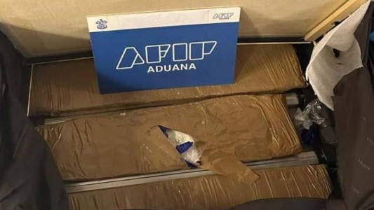 Aduana secuestró 8 kilos de droga ocultos en la valija de un artista de música electrónica