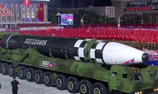 Un misil de Corea del Norte voló 900 kilómetros antes de caer en aguas de Japón