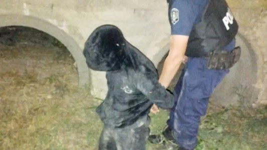 Policía persiguió con su auto a un motochorro de 16 años y lo mató: detuvieron al cómplice, también menor