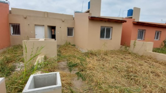 Villa Cornú: Desmantelaron y usurparon vivendas que estaban listas para entregar.