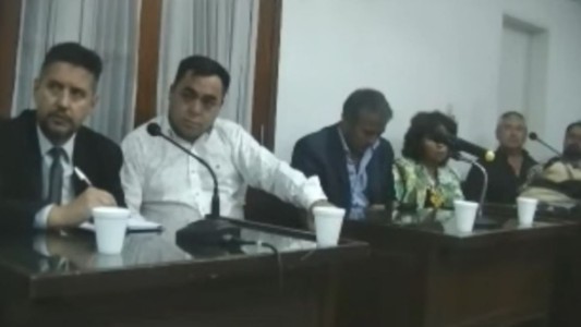 Condenaron a cinco años de prisión a un ex intendente pampeano y a la dueña de un prostíbulo por trata de personas