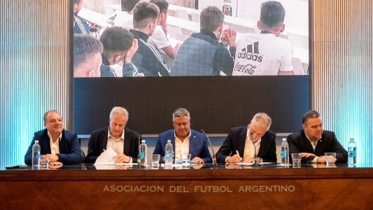 Acuerdo para incorporar el fútbol femenino en clases de educación físicas de escuelas