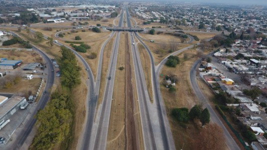 Un taxista murió tras caer a un desagüe de la avenida Circunvalación