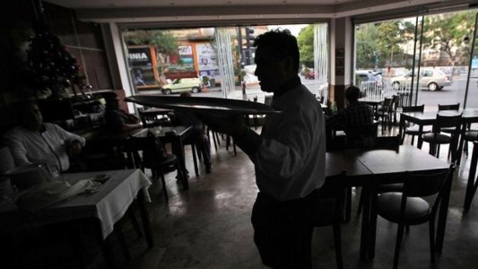 "Se está restableciendo el servicio de electricidad", dijo el subsecretario de Energía