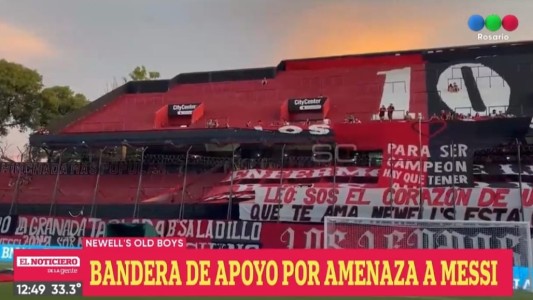 La hinchada de Newell's colgó una bandera en apoyo a Messi
