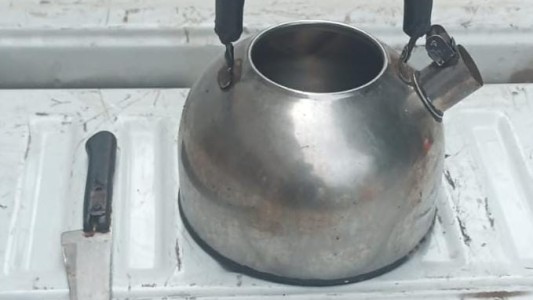 Quemaron con agua hirviendo a un policía que acudió un alerta de botón antipánico