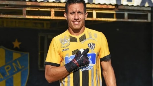 Escándalo en el fútbol argentino: arquero denunció que un DT le ofreció "dólares" para perder