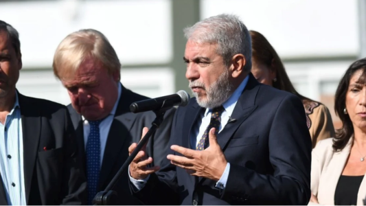 El Ministro de seguridad de la Nación abandonó enojado la conferencia de prensa en Rosario